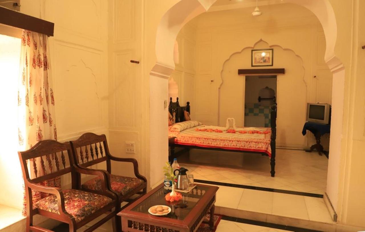 Mahal Khas Palace Bharatpur Bagian luar foto